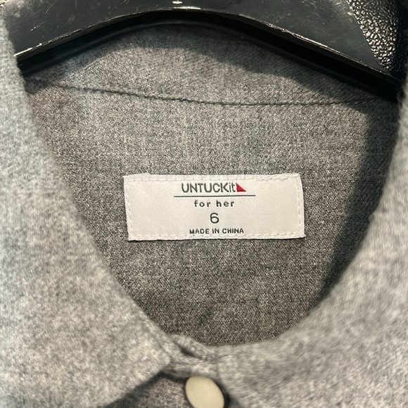 UNTUCKit her pearl snap button down long sleeve flannel Shirt grey nwot - Picture 2 of 7